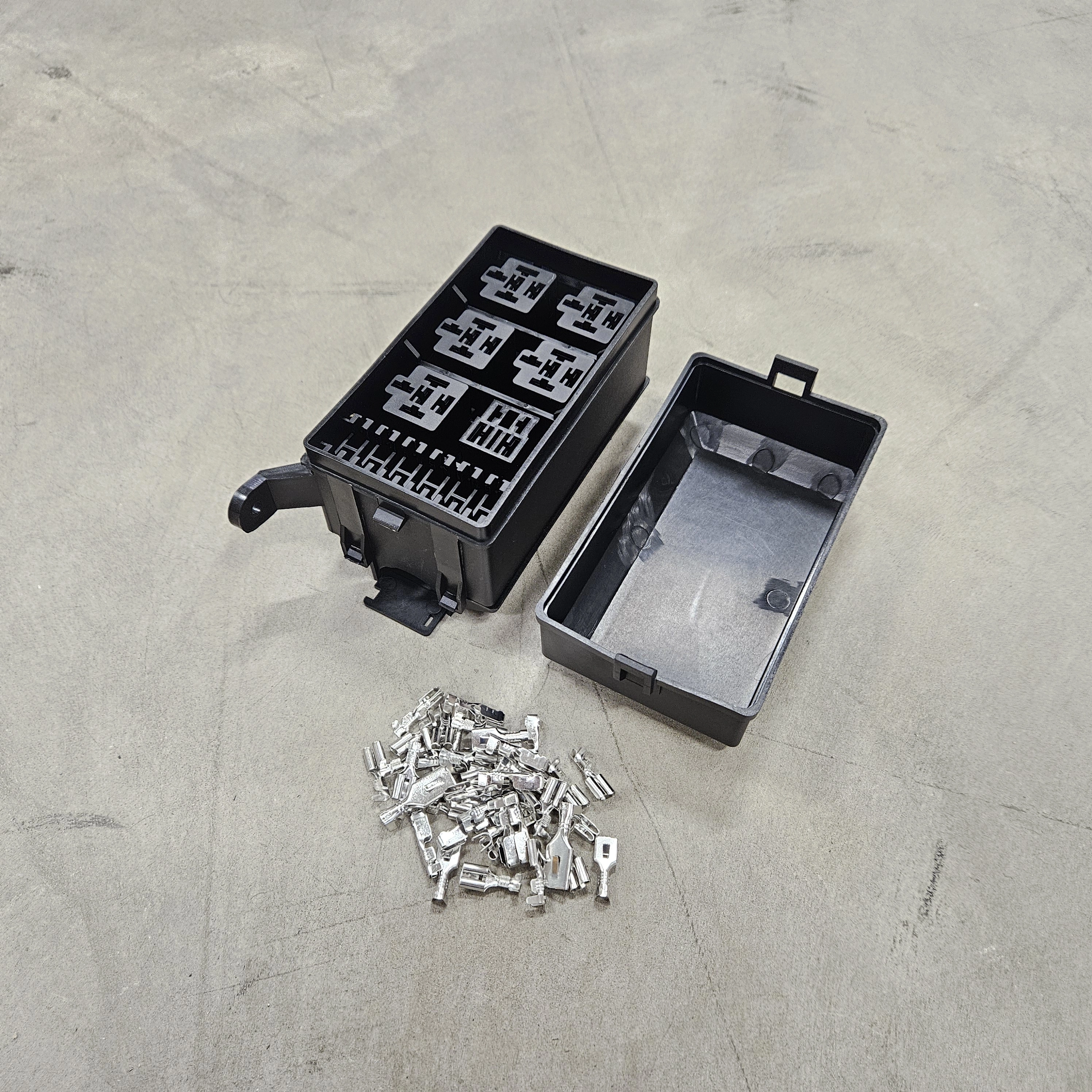 Hurricane Relay and fuse box RB6 (Wall mount)