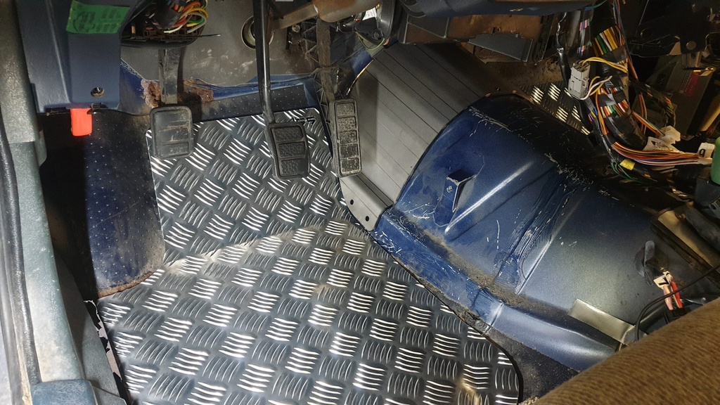Transmission shield Volvo 740 / 940