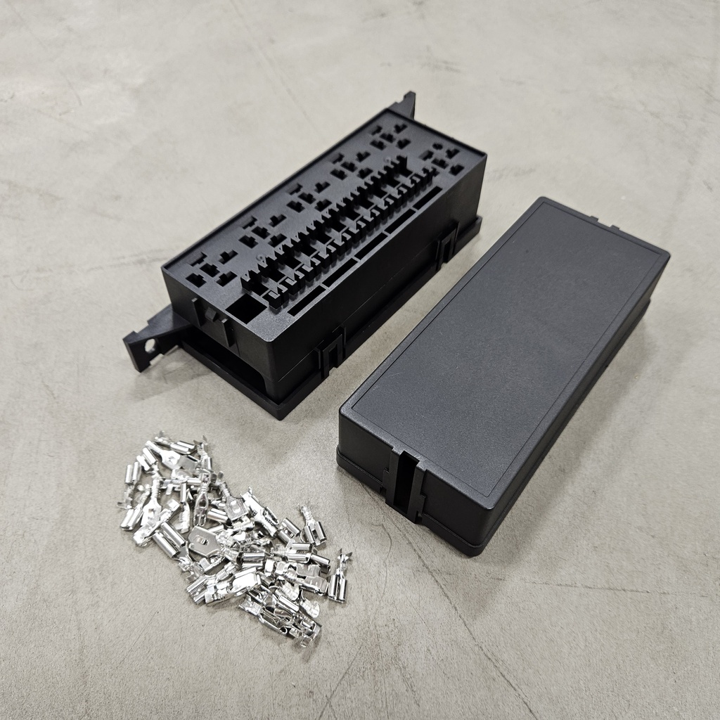 Hurricane Relay and fuse box RB11 (Wall mount)